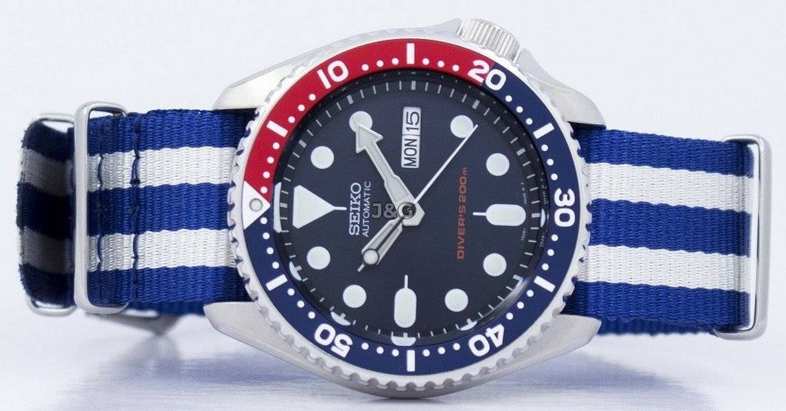 Seiko Automatic movement Blue Stainless steel Male SKX009K1-var-NATO2. A brand-new Seiko watch featuring a Blue dial and a Stainless steel strap. Front view. - view 5