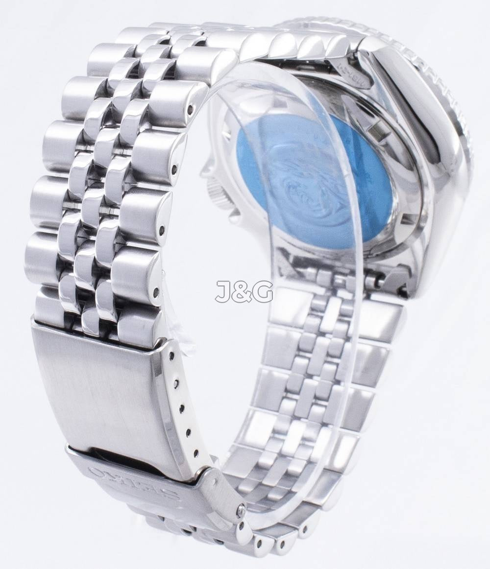 Seiko Automatic movement Blue Stainless steel Male SKX009K2. A brand-new Seiko watch featuring a Blue dial and a Stainless steel strap. Angled view. - view 4