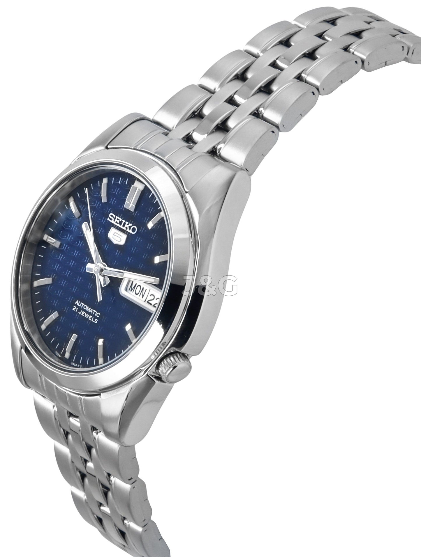Seiko Automatic movement Blue Stainless steel Male SNK357K1. A brand-new Seiko watch featuring a Blue dial and a Stainless steel strap. Side view. - view 3