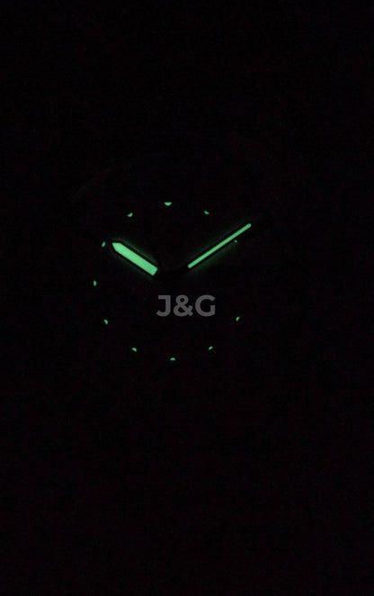 Seiko Automatic movement Blue Stainless steel Male SNKE49J1. A brand-new Seiko watch featuring a Blue dial and a Stainless steel strap. Angled view. - view 2