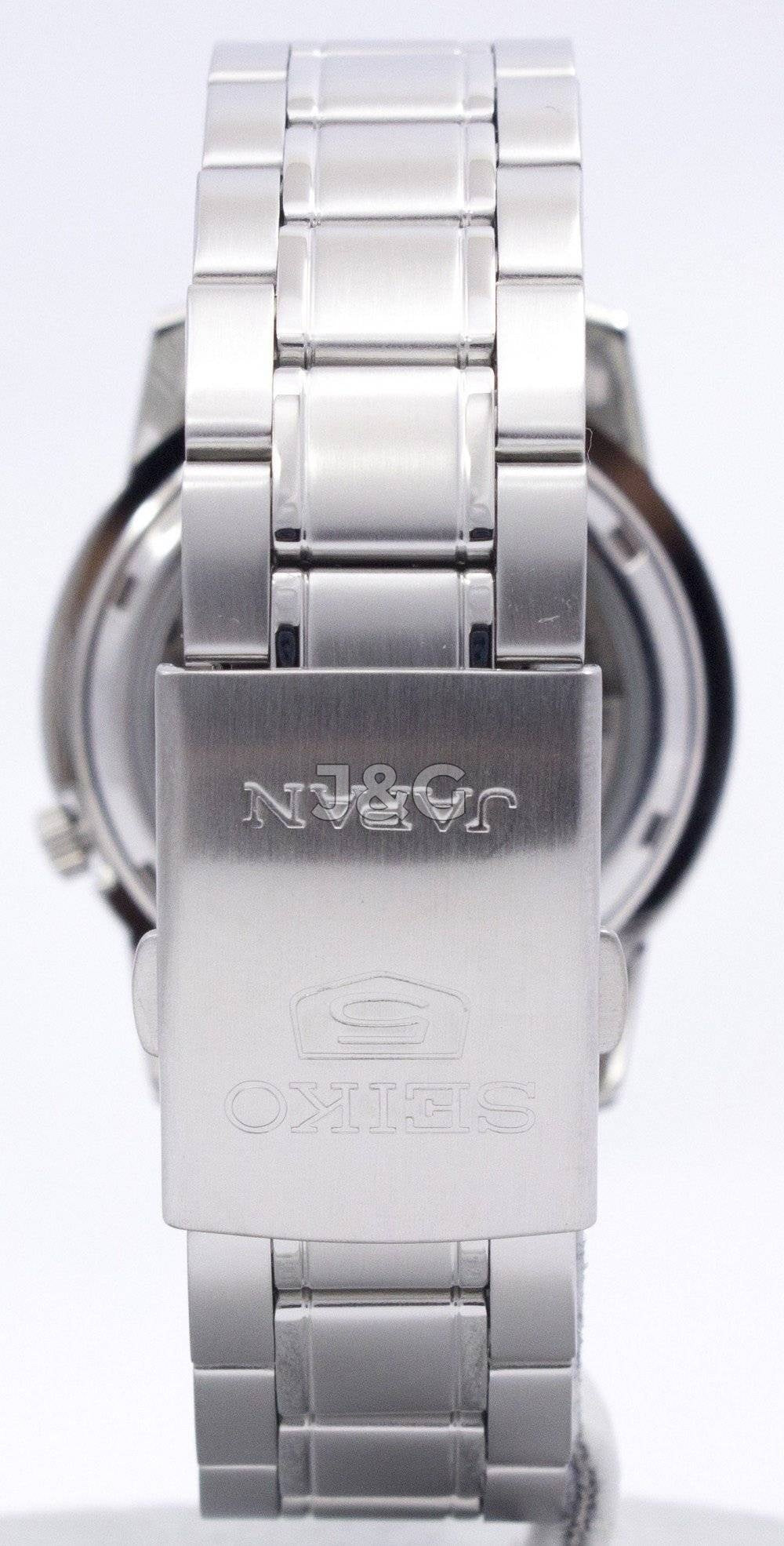 Seiko Automatic movement Blue Stainless steel Male SNKE49J1. A brand-new Seiko watch featuring a Blue dial and a Stainless steel strap. Angled view. - view 4