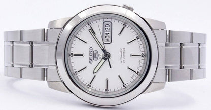 Seiko Automatic movement Blue Stainless steel Male SNKE49J1. A brand-new Seiko watch featuring a Blue dial and a Stainless steel strap. Angled view. - view 5