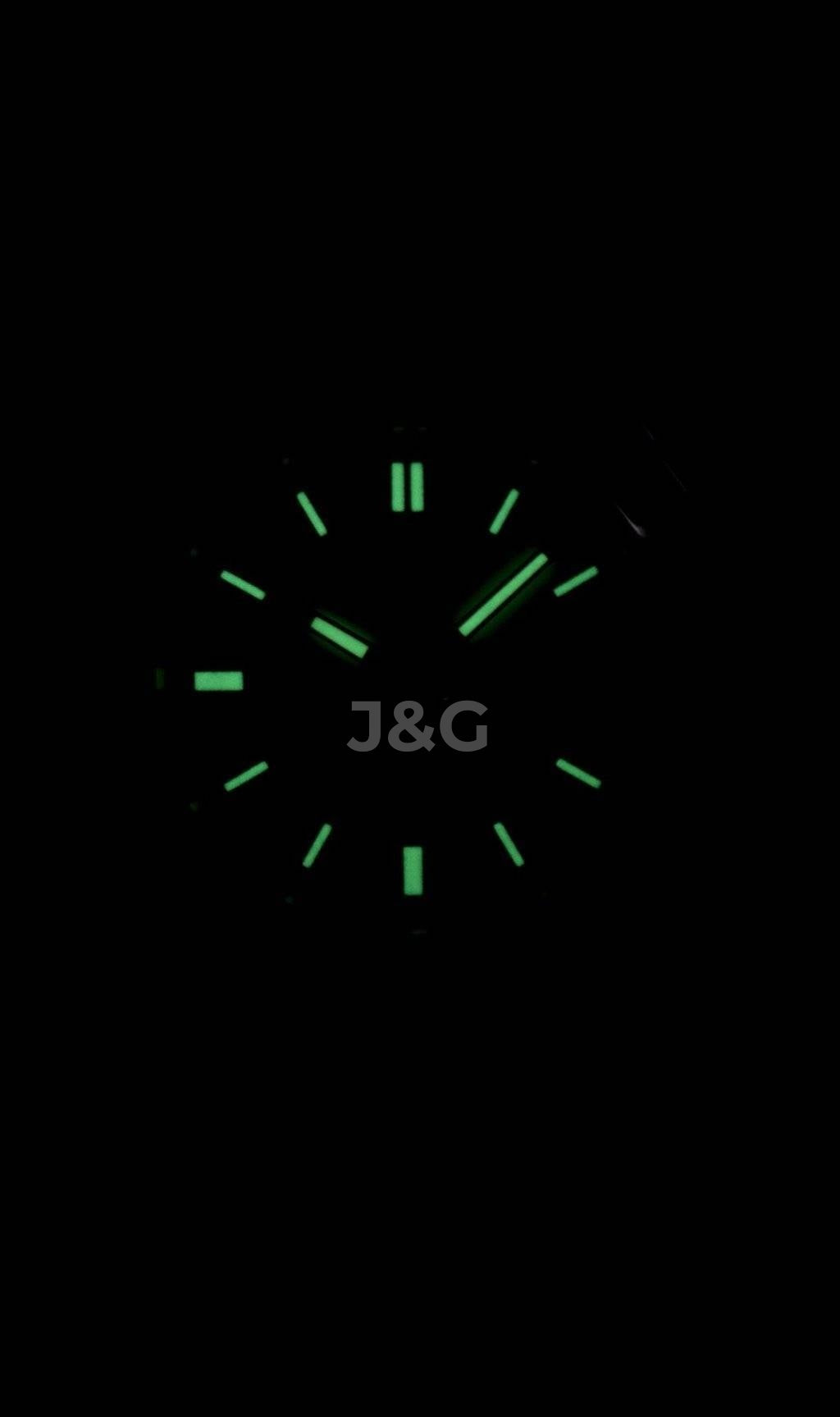 Seiko Automatic movement Blue Stainless steel Male SNKK07K1. A brand-new Seiko watch featuring a Blue dial and a Stainless steel strap. Side view. - view 2