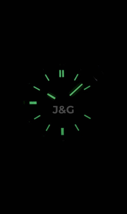 Seiko Automatic movement Blue Stainless steel Male SNKK07K1. A brand-new Seiko watch featuring a Blue dial and a Stainless steel strap. Side view. - view 2