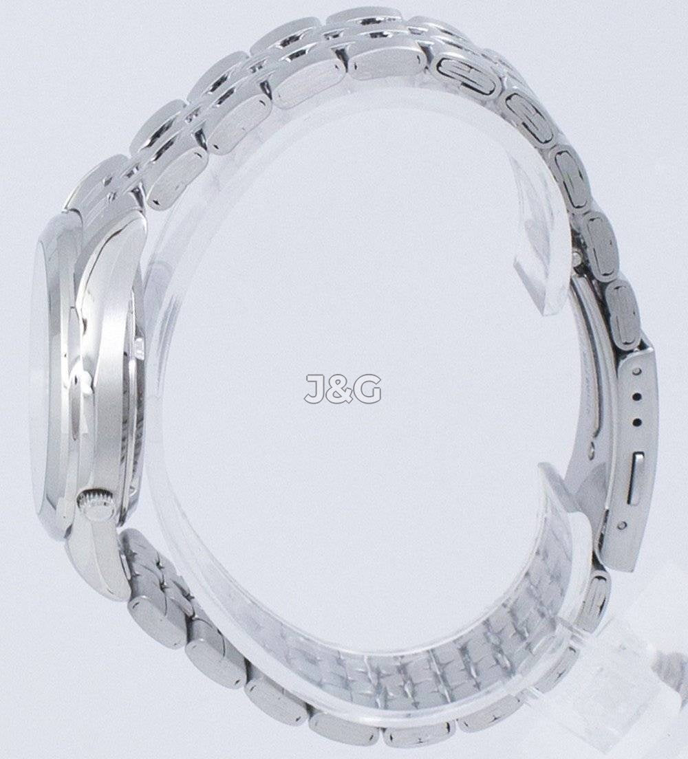 Seiko Automatic movement Blue Stainless steel Male SNKL19J1. A brand-new Seiko watch featuring a Blue dial and a Stainless steel strap. Angled view. - view 3