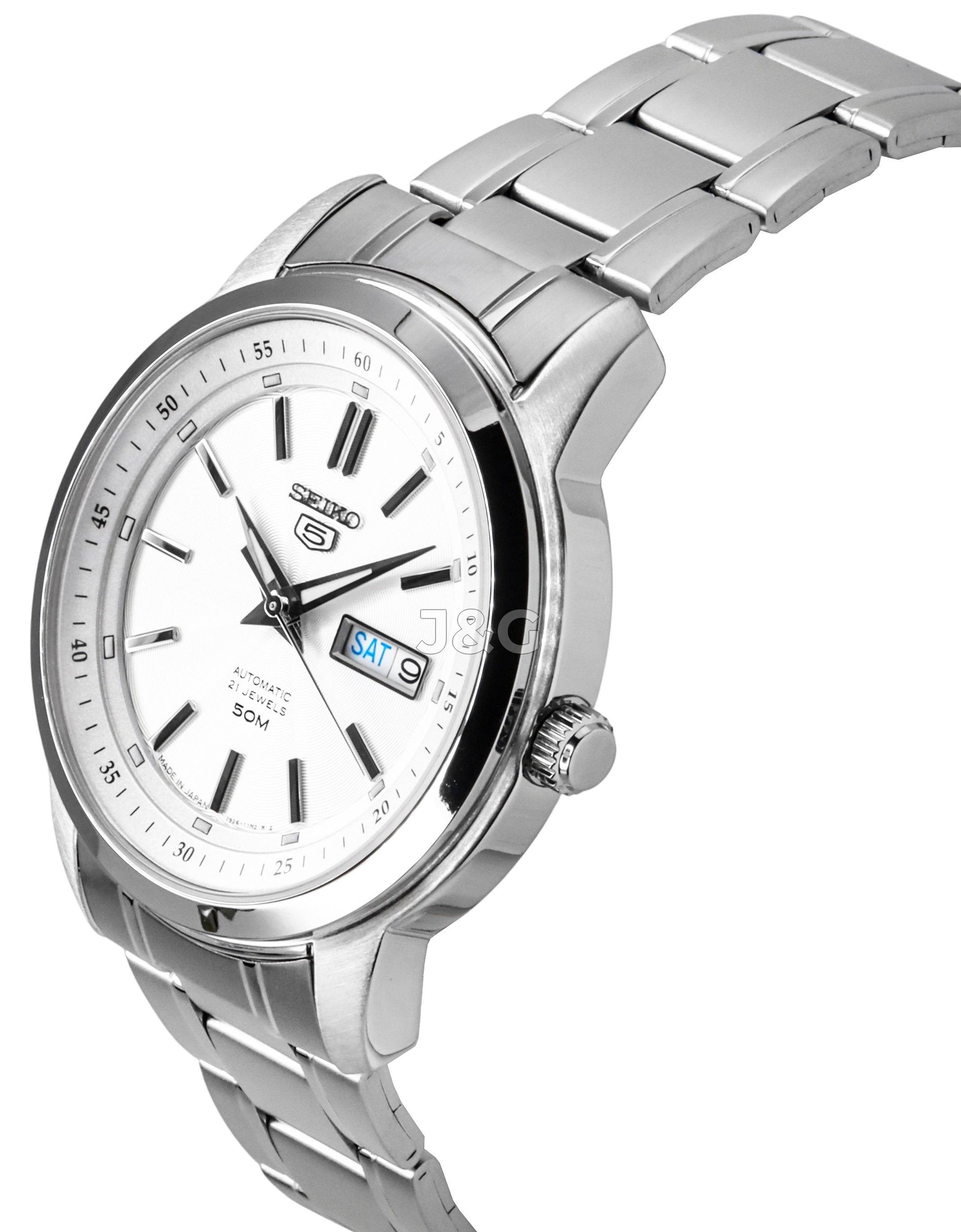 Seiko Automatic movement Silver Stainless steel Male SNKM83J1. A brand-new Seiko watch featuring a Silver dial and a Stainless steel strap. Side view. - view 3