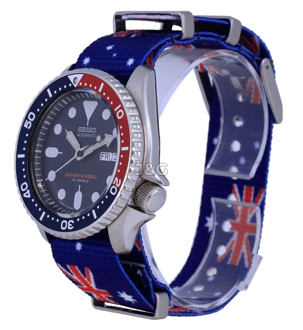 Seiko Automatic movement White Male SKX009K1-var-NATO29. A brand-new Seiko watch featuring a White dial. Angled view. - view 3