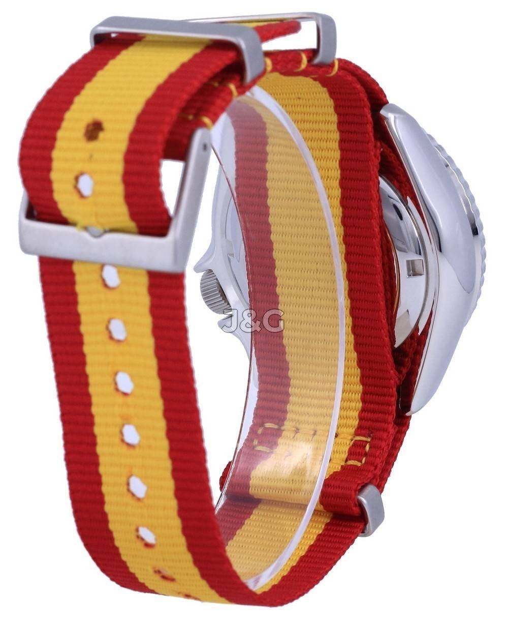 Seiko Automatic movement White Male SKX009K1-var-NATO29. A brand-new Seiko watch featuring a White dial. Angled view. - view 4