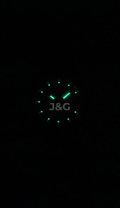 Seiko Automatic movement White Stainless steel Female SYMK30K1. A brand-new Seiko watch featuring a White dial and a Stainless steel strap. Angled view. - view 2