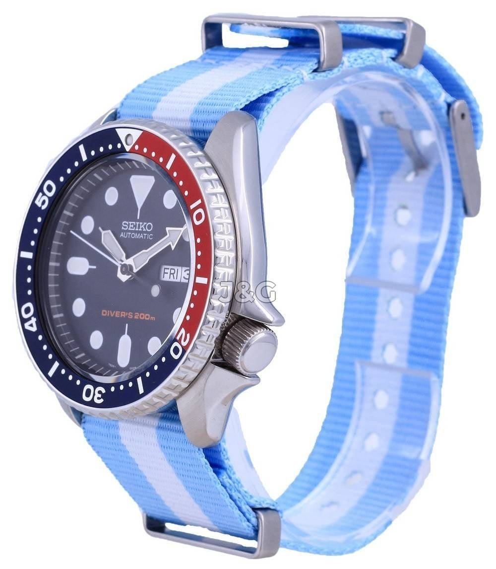 Seiko Automatic movement White Stainless steel Male SKX009K1-var-NATO24. A brand-new Seiko watch featuring a White dial and a Stainless steel strap. Front view. - view 3