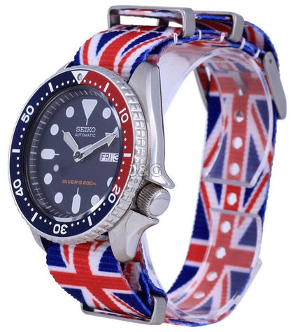 Seiko Automatic movement White Stainless steel Male SKX009K1-var-NATO28. A brand-new Seiko watch featuring a White dial and a Stainless steel strap. Front view. - view 3