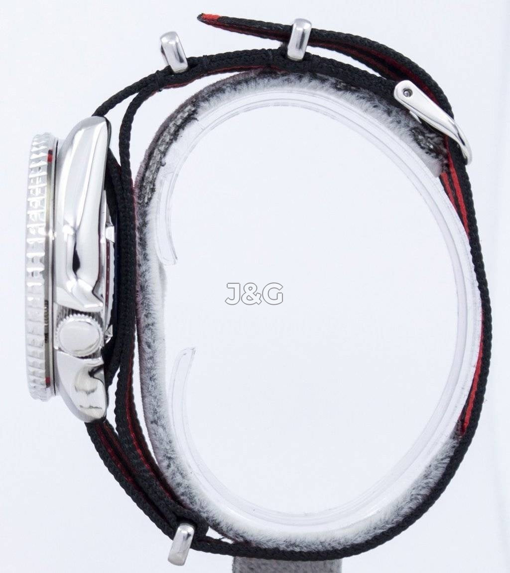 Seiko Automatic movement White Stainless steel Male SKX009K1-var-NATO3. A brand-new Seiko watch featuring a White dial and a Stainless steel strap. Front view. - view 3