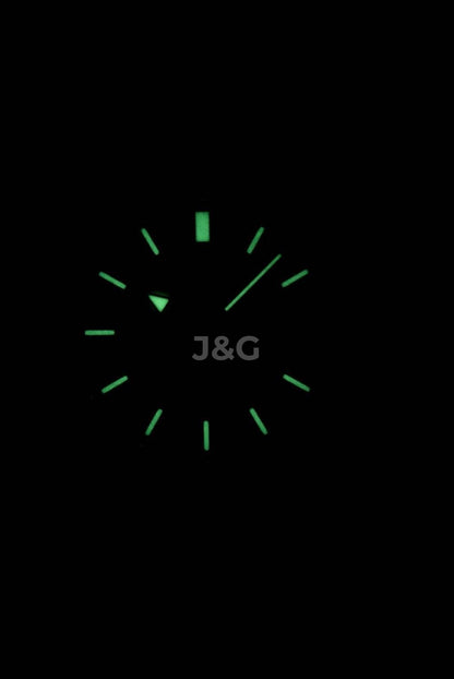 Seiko Automatic movement White Stainless steel Male SNK369K1. A brand-new Seiko watch featuring a White dial and a Stainless steel strap. Angled view. - view 2