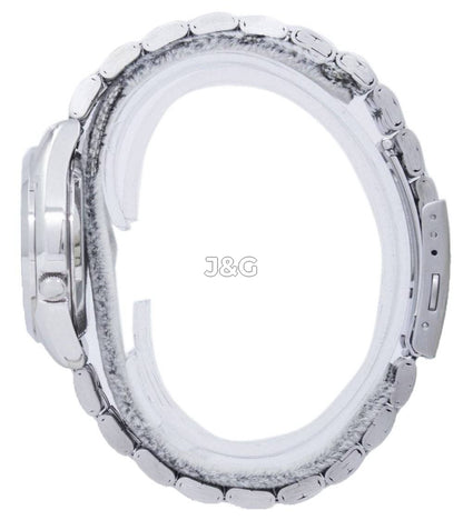 Seiko Automatic movement White Stainless steel Male SNK375J1. A brand-new Seiko watch featuring a White dial and a Stainless steel strap. Angled view. - view 3