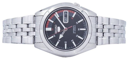 Seiko Automatic movement White Stainless steel Male SNK375J1. A brand-new Seiko watch featuring a White dial and a Stainless steel strap. Angled view. - view 5