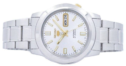 Seiko Automatic movement White Stainless steel Male SNKK09K1. A brand-new Seiko watch featuring a White dial and a Stainless steel strap. Side view. - view 5
