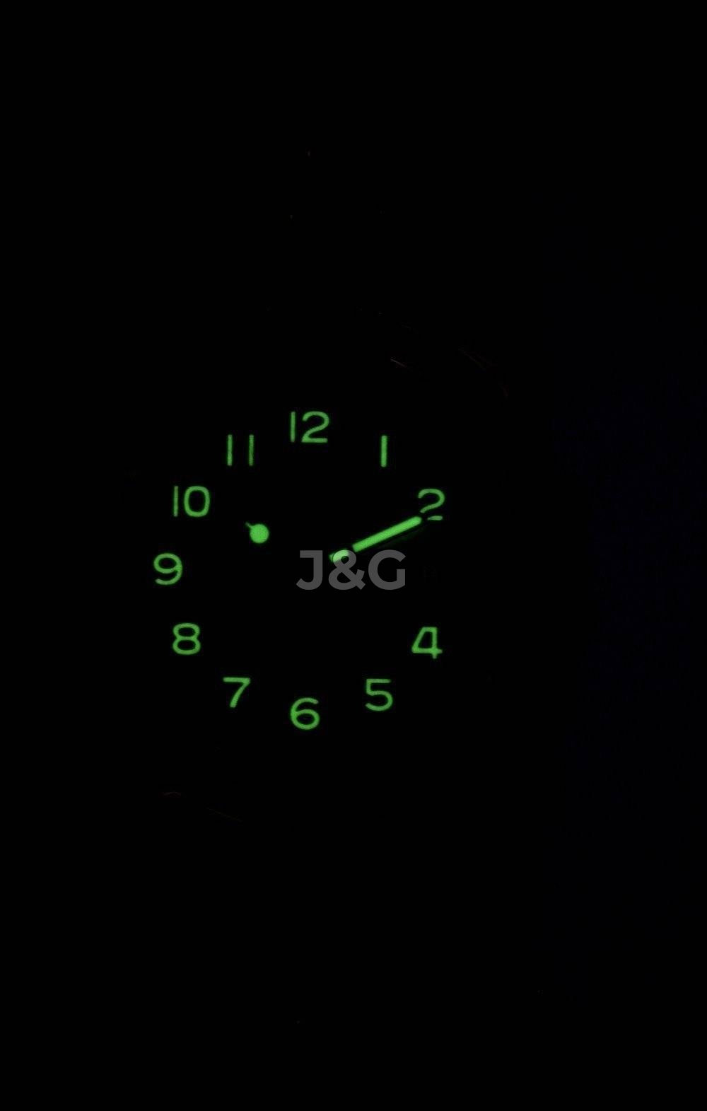 Seiko Automatic movement White Stainless steel Male SNKK38J1. A brand-new Seiko watch featuring a White dial and a Stainless steel strap. Side view. - view 2