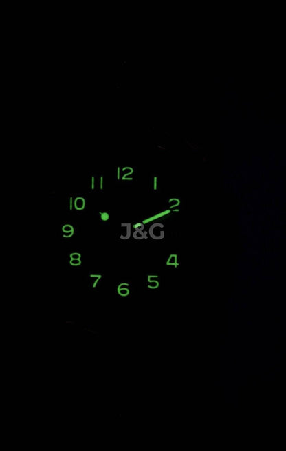 Seiko Automatic movement White Stainless steel Male SNKK38J1. A brand-new Seiko watch featuring a White dial and a Stainless steel strap. Side view. - view 2