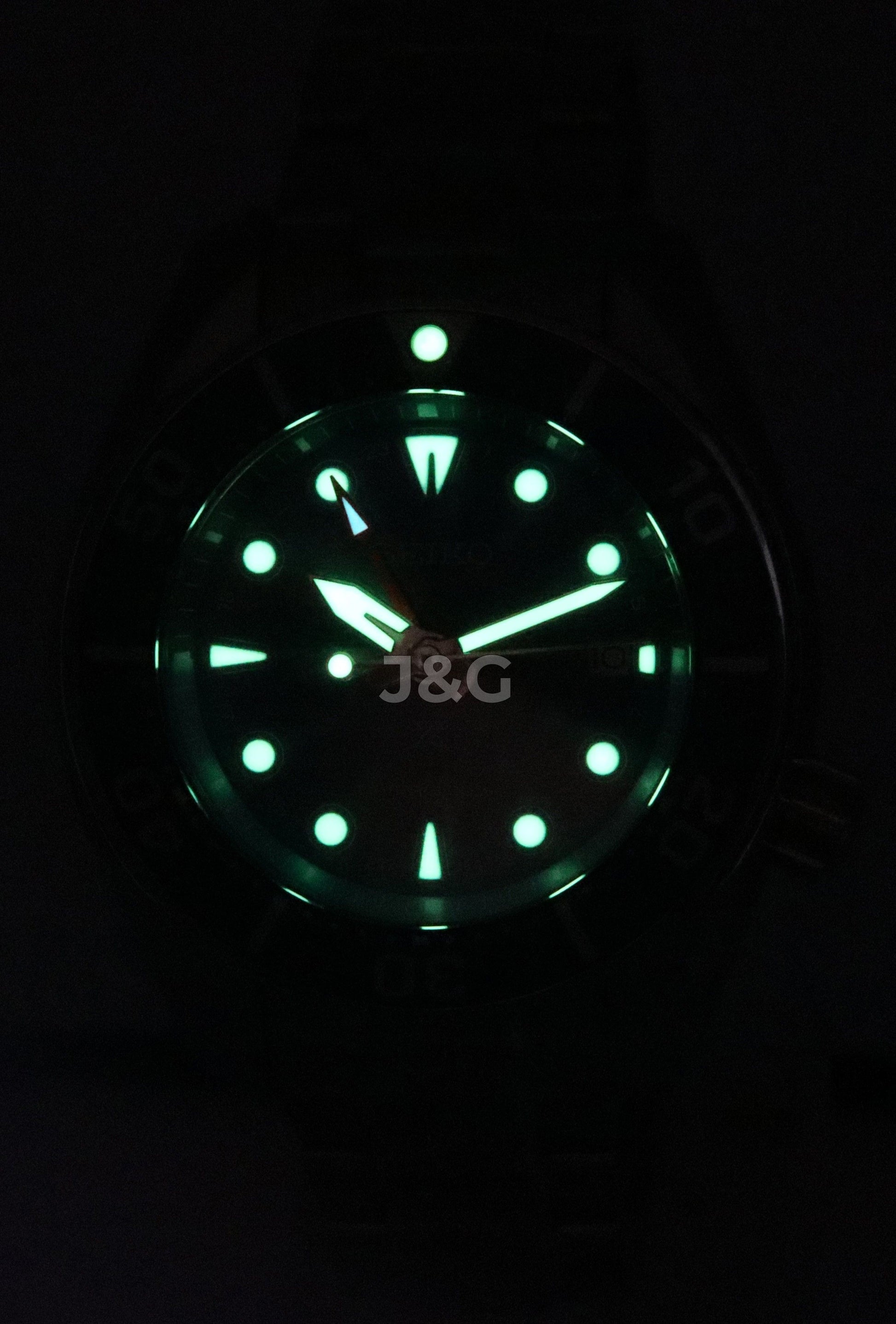 Seiko Prospex Solar powered Blue Male SFK001J1. A brand-new Seiko Prospex watch featuring a Blue dial. Front view. - view 2