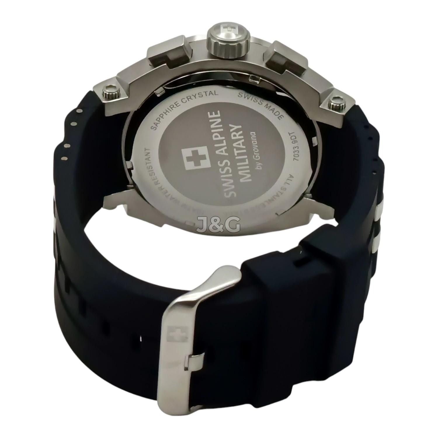 Swiss Alpine Military Aviator Luminous hands Black Rubber Male 7033.9837.-.GW. A brand-new Swiss Alpine Military Aviator watch featuring a Black dial and a Rubber strap. Side view. - view 3