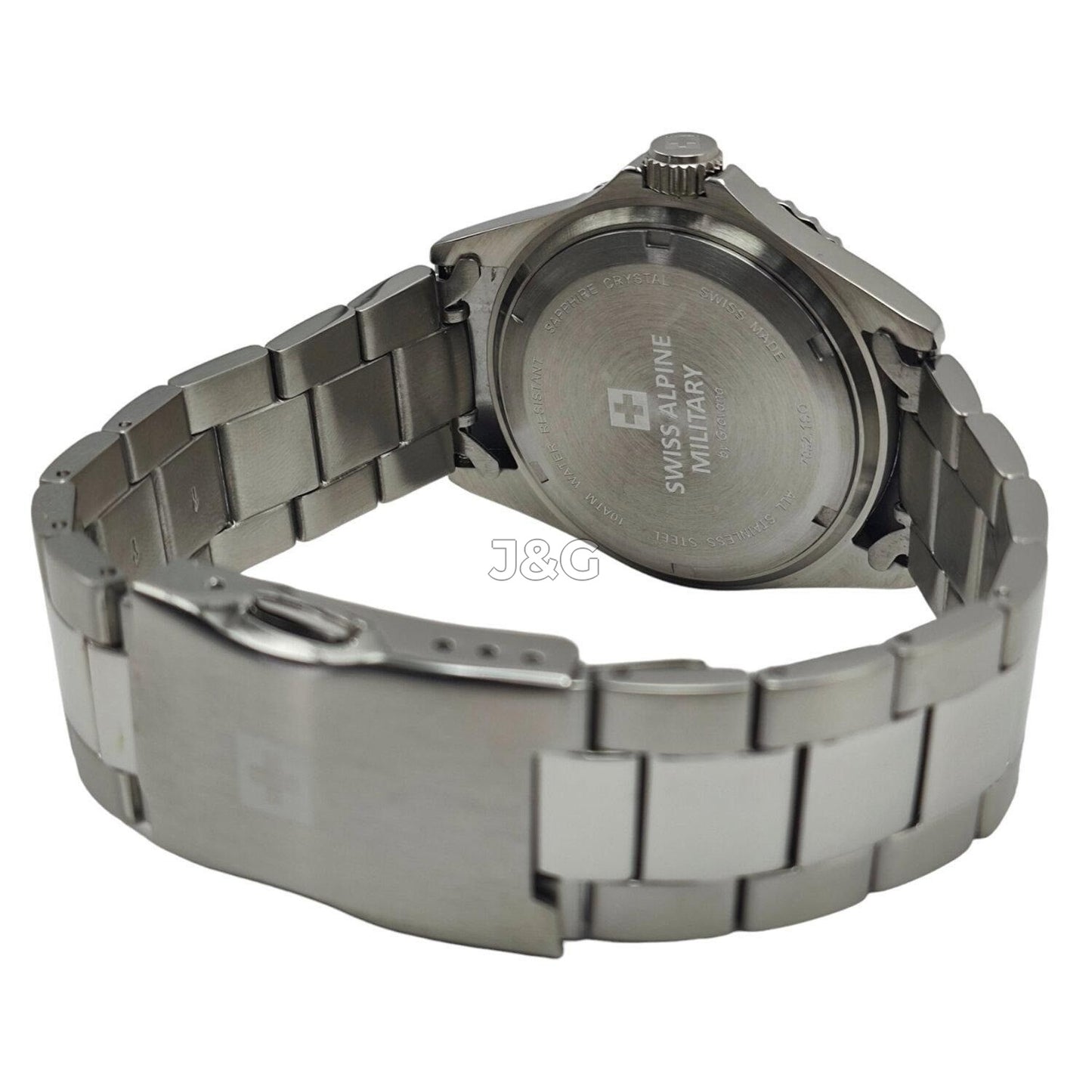 Swiss Alpine Military Master Diver Quartz movement Black Stainless steel Male 7052.1131.-.GW. A brand-new Swiss Alpine Military Master Diver watch featuring a Black dial and a Stainless steel strap. Angled view. - view 4