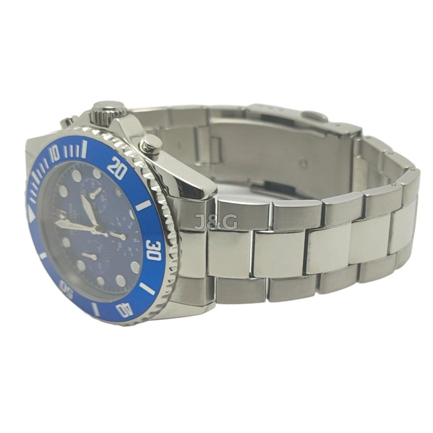 Swiss Alpine Military Master Diver Quartz movement Blue Stainless steel Male 7053.9135.-.GW. A brand-new Swiss Alpine Military Master Diver watch featuring a Blue dial and a Stainless steel strap. Side view. - view 4