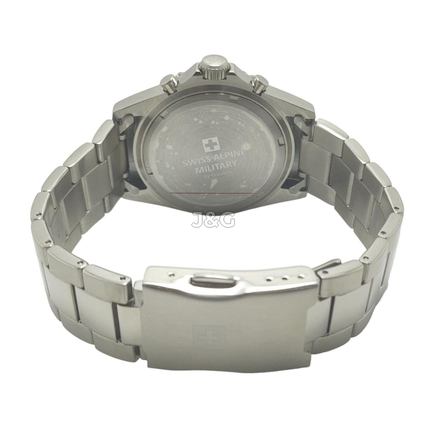 Swiss Alpine Military Master Diver Quartz movement Blue Stainless steel Male 7053.9135.-.GW. A brand-new Swiss Alpine Military Master Diver watch featuring a Blue dial and a Stainless steel strap. Side view. - view 5