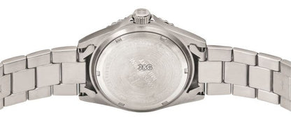 Swiss Alpine Military Master Diver Quartz movement Green Stainless steel Male 7052.1134.-.GW. A brand-new Swiss Alpine Military Master Diver watch featuring a Green dial and a Stainless steel strap. Angled view. - view 3