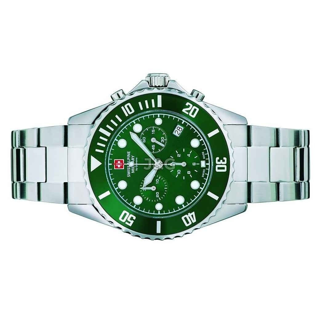 Swiss Alpine Military Master Diver Quartz movement Green Stainless steel Male 7053.9134.-.GW. A brand-new Swiss Alpine Military Master Diver watch featuring a Green dial and a Stainless steel strap. Front view. - view 3