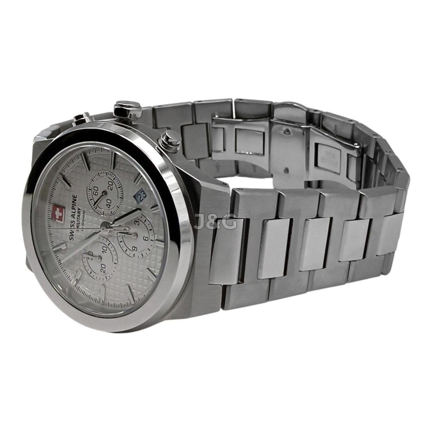 Swiss Alpine Military Pioneer Quartz movement Silver Stainless steel Male 7048.9132.-.GW. A brand-new Swiss Alpine Military Pioneer watch featuring a Silver dial and a Stainless steel strap. Front view. - view 3