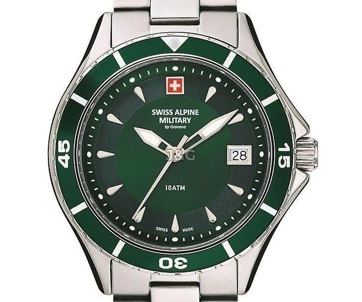 Swiss Alpine Military Quartz movement Green Stainless steel Female 7740.1134.-.GW. A brand-new Swiss Alpine Military watch featuring a Green dial and a Stainless steel strap. Angled view. - view 2