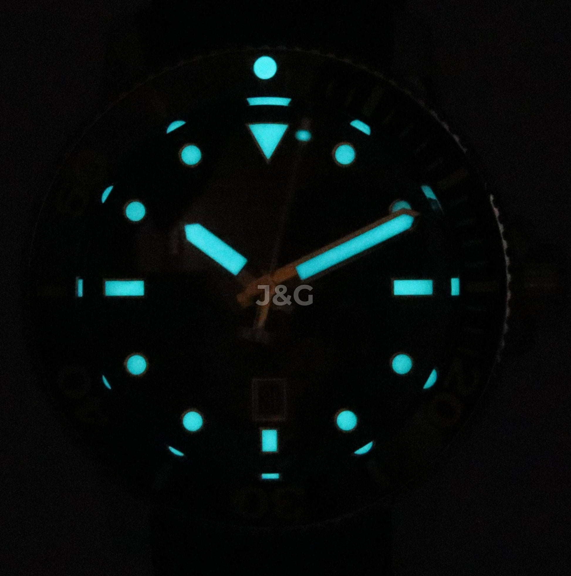 Tissot T-Sport Seastar Automatic movement White Rubber Male T120.607.17.441.01. A brand-new Tissot T-Sport watch featuring a White dial and a Rubber strap. Side view. - view 2