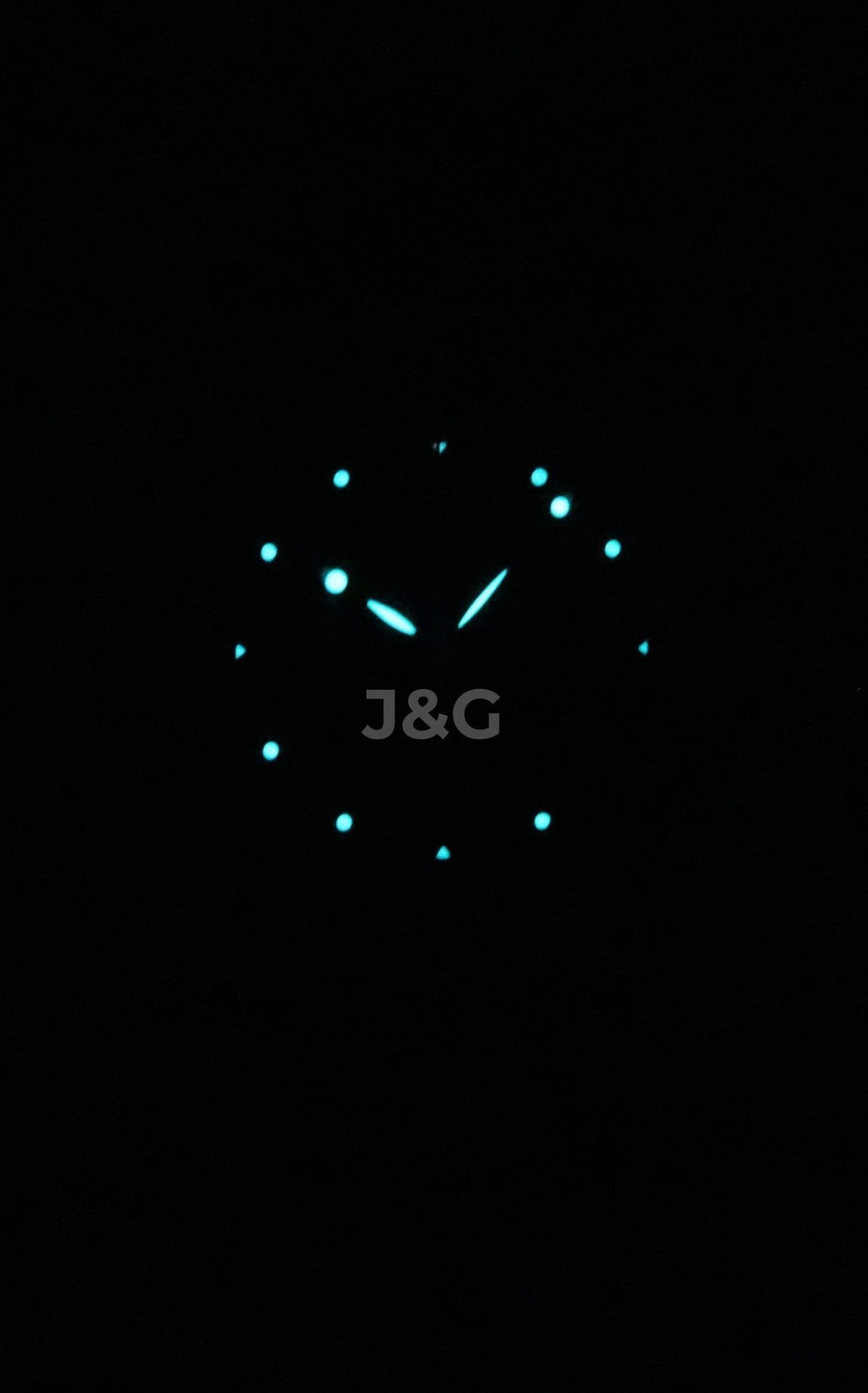 Zeppelin 100 Jahre Alarm Green Leather Male Z86804. A brand-new Zeppelin 100 Jahre watch featuring a Green dial and a Leather strap. Angled view. - view 2