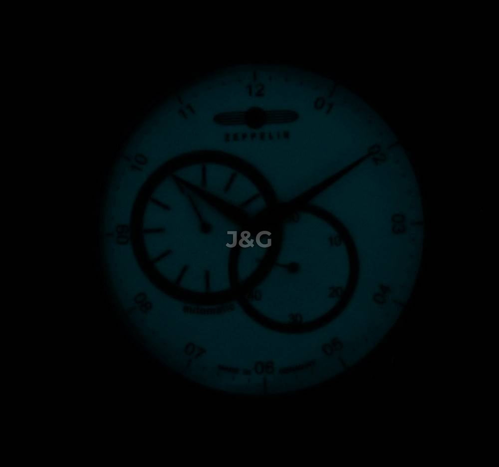 Zeppelin Captain's Line Automatic movement Beige Leather Male Z86625. A brand-new Zeppelin Captain's Line watch featuring a Beige dial and a Leather strap. Angled view. - view 2